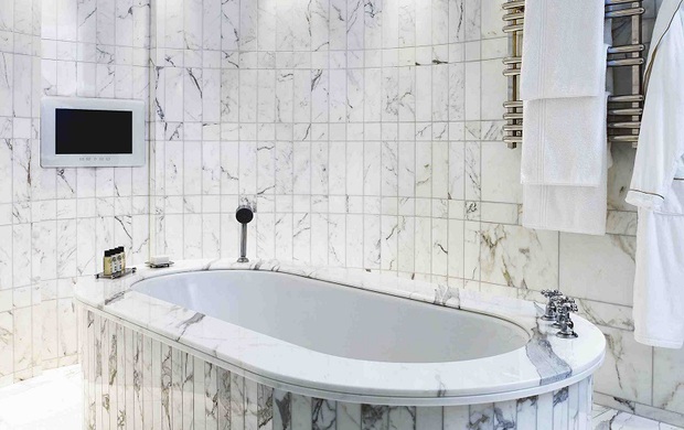 Stanze da bagno a 5 stelle al Corinthia Hotel di Londra