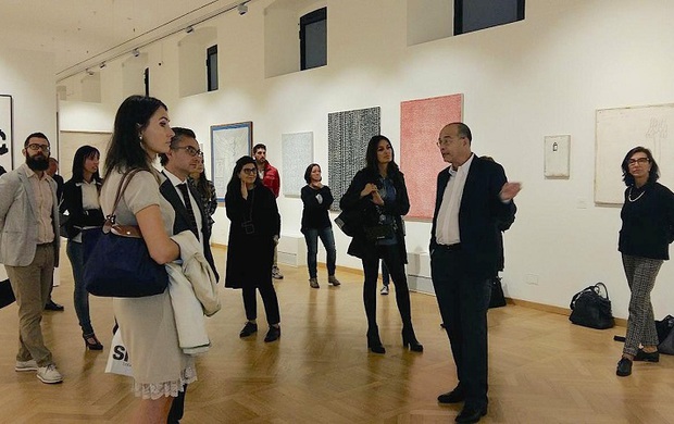 “Alfabeto Segnico”: l’arte in compagnia di Damast