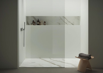Blade: il nuovo piatto doccia effetto marmo di Disenia by Ideagroup