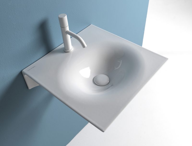 Scarabeo Ceramiche presenta il lavabo sospeso Veil a ISH (Hall 3.0 stand C25)