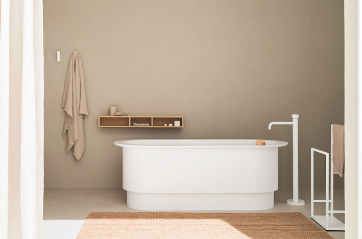 Fascino classico e forme contemporanee per la vasca freestanding Roman by Arbi Arredobagno